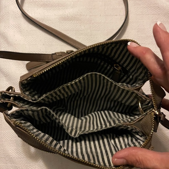 Cross Body Purse - Picture 2 of 4